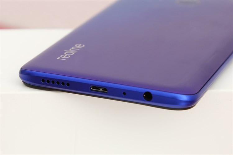 Điện thoại realme 3 Pro (4GB/64GB)