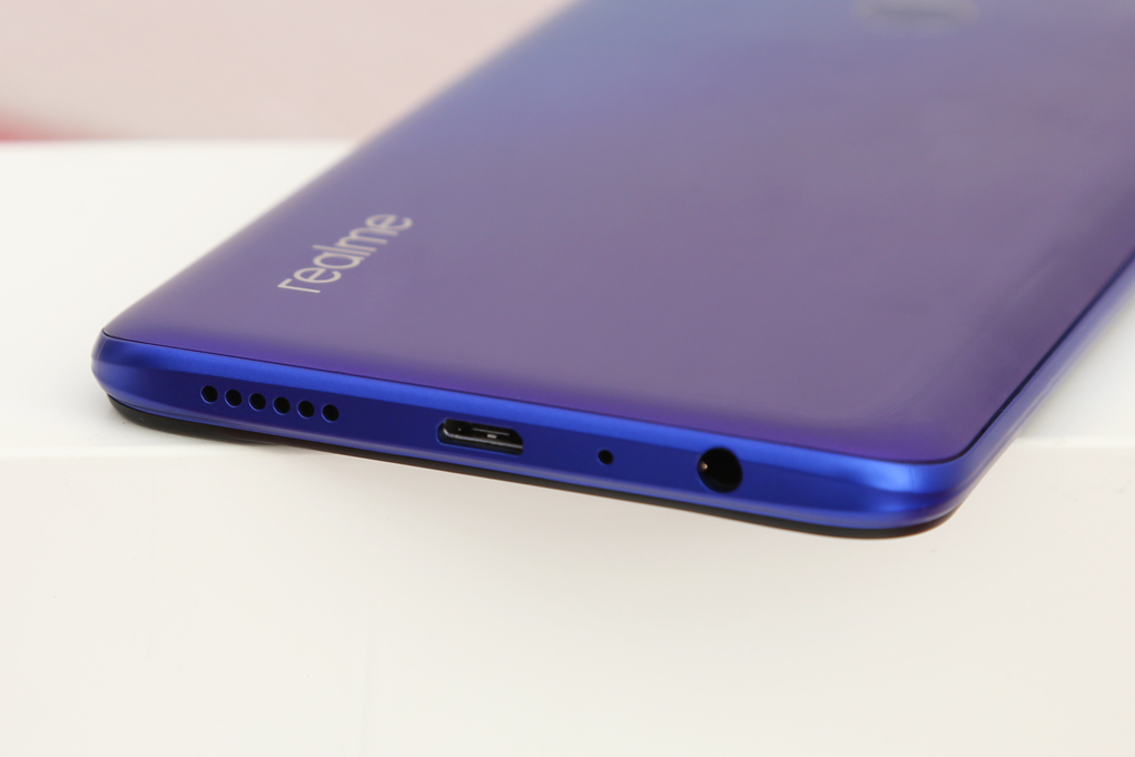 Điện thoại realme 3 Pro (4GB/64GB) Màu Xanh Dương