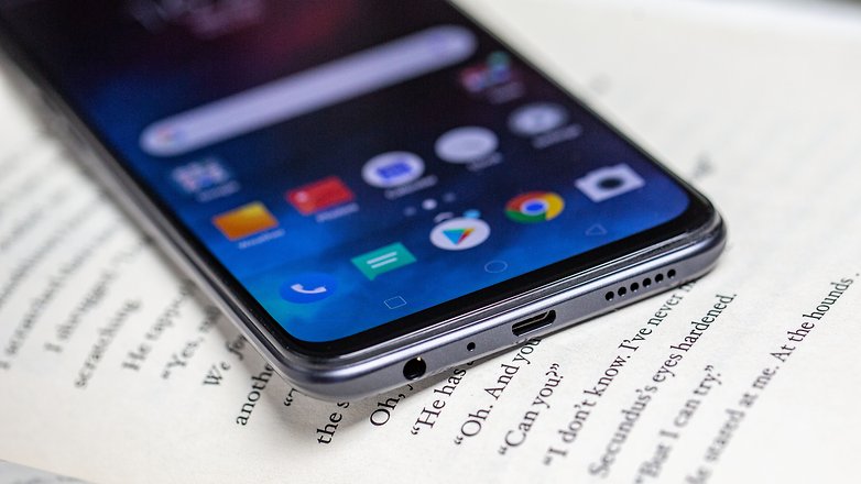 Màn hình của điện thoại Realme 3 Pro chính hãng