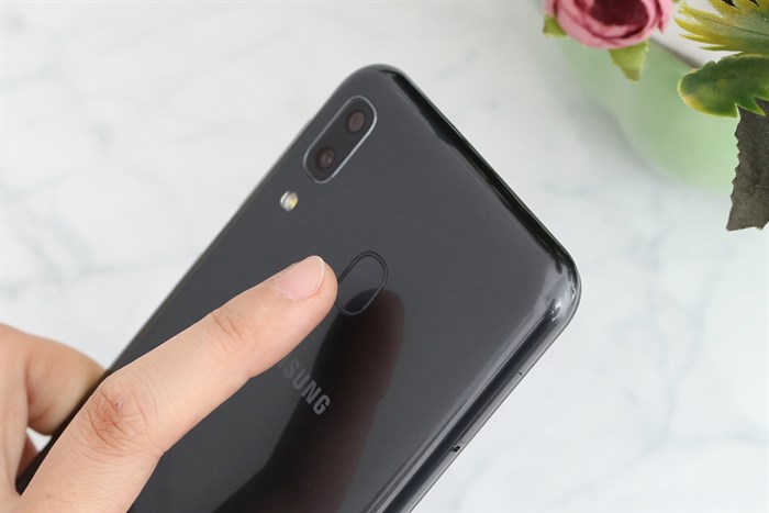 Điện thoại Samsung Galaxy M20