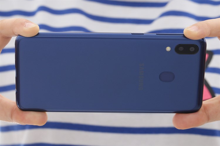 Điện thoại Samsung Galaxy M20