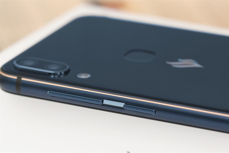 Điện thoại Vsmart Active 1+