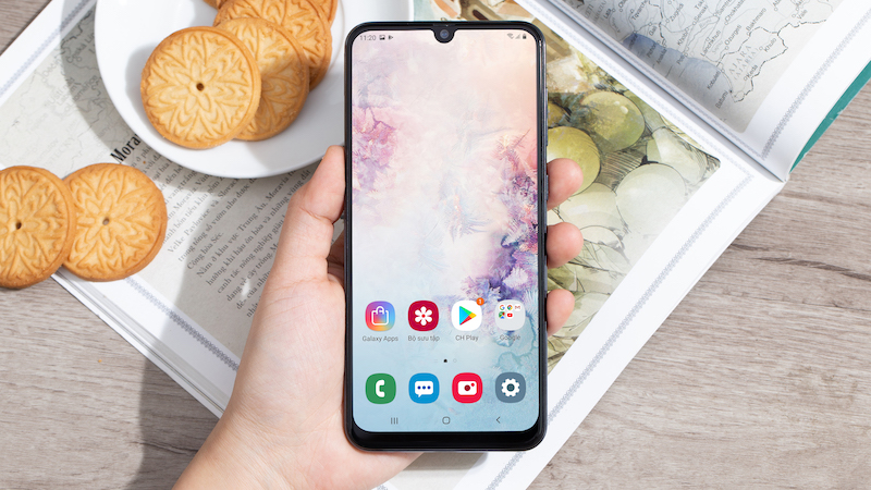 Điện thoại Samsung Galaxy A50 chính hãng | Mở khoá nhờ vân tay trong màn hình