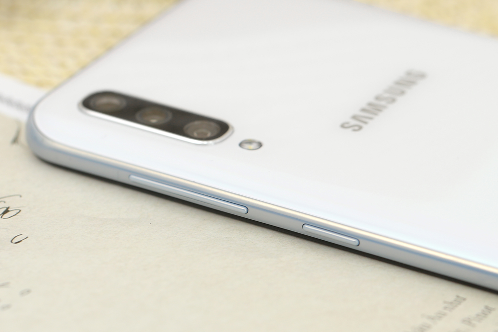 Điện thoại Samsung Galaxy A50 64GB