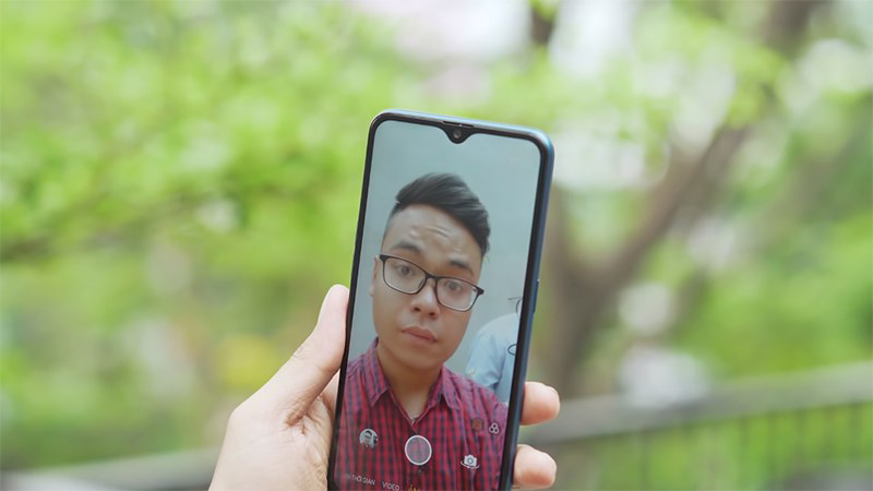 Selfie trên OPPO A7 32GB chính hãng Selfie trên OPPO A7 32GB chính hãng