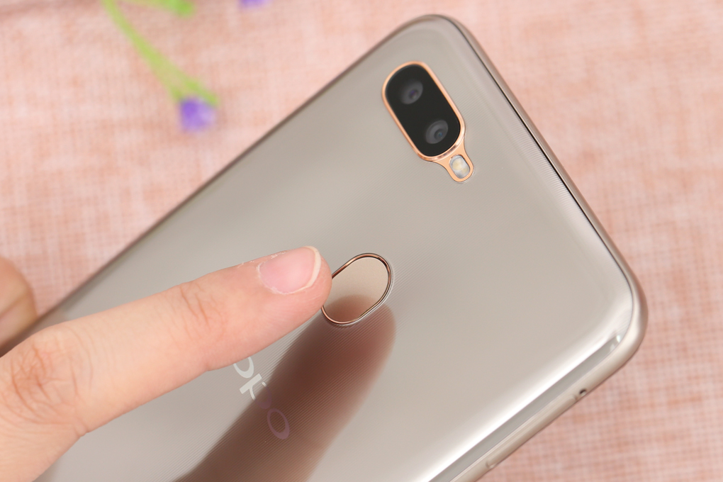 Điện thoại OPPO A7 32GB