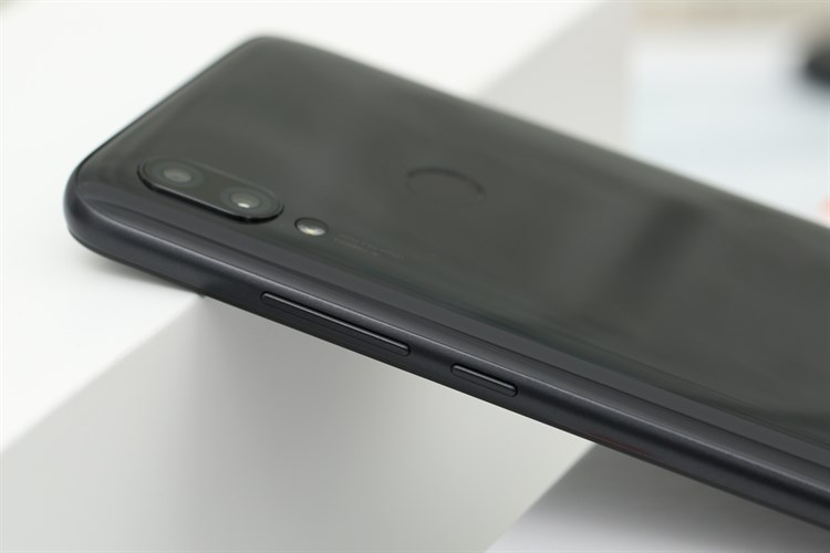 Điện thoại Xiaomi Redmi 7 (3GB/32GB) Màu Đen