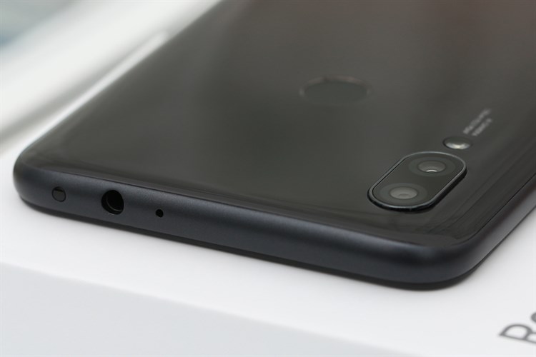 Điện thoại Xiaomi Redmi 7 (3GB/32GB) Màu Đỏ