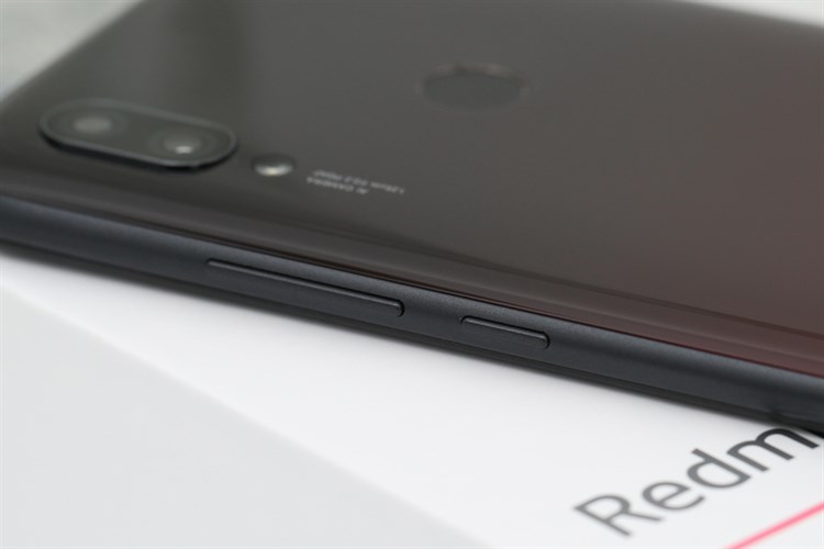 Điện thoại Xiaomi Redmi 7 (3GB/32GB) Màu Đỏ