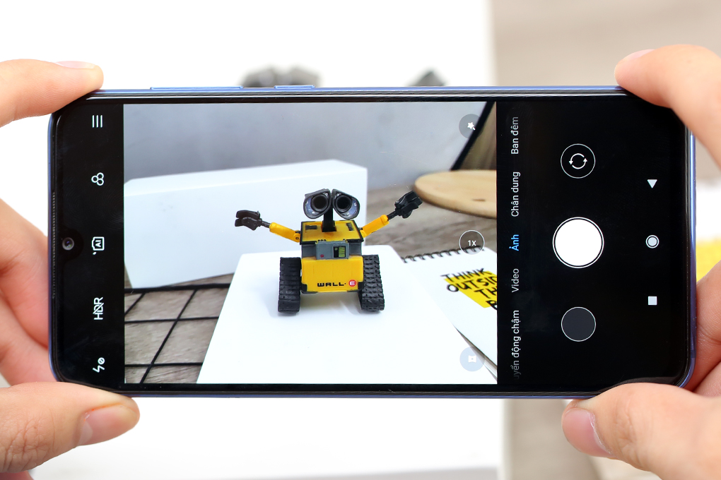 Điện thoại Xiaomi Mi 9 SE Màu Xanh Dương