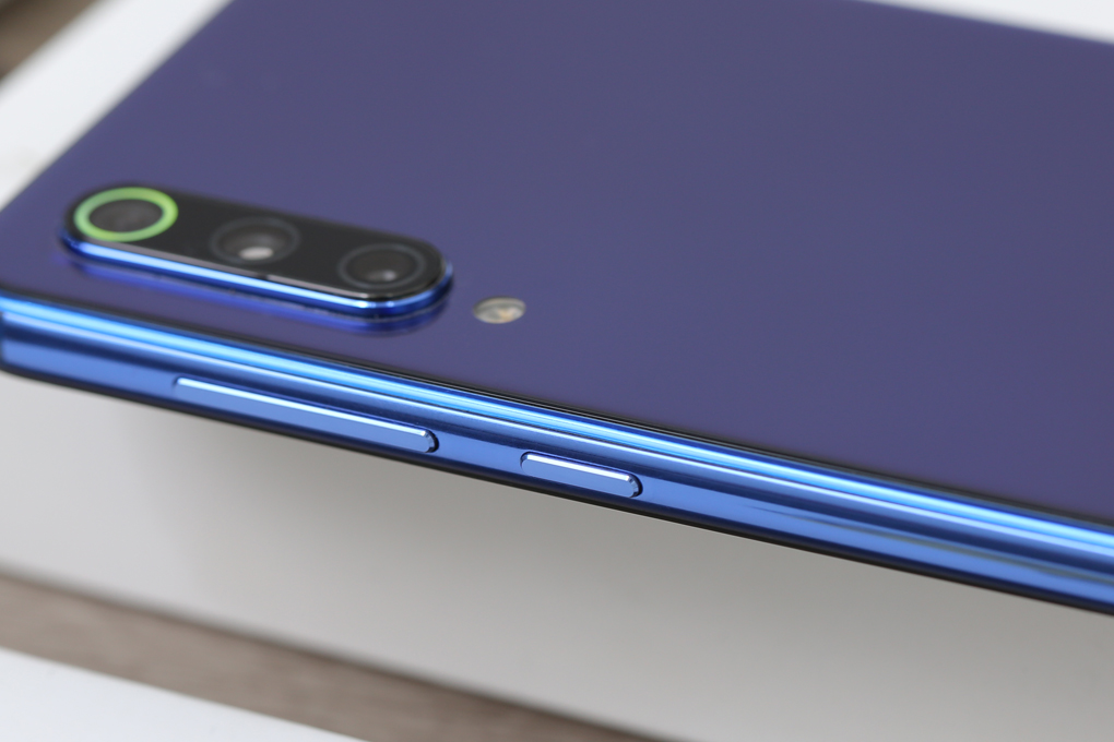 Điện thoại Xiaomi Mi 9 SE Màu Xanh Dương