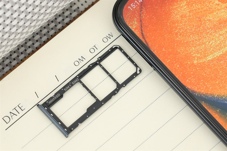 Điện thoại Samsung Galaxy A30 Màu Đen