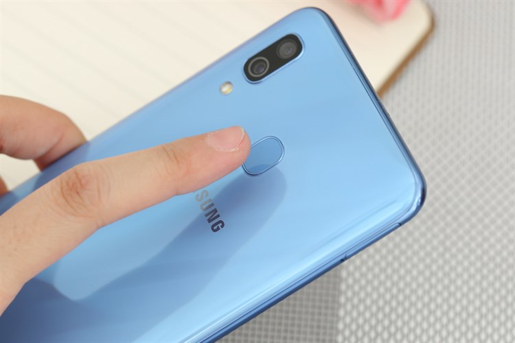 Điện thoại Samsung Galaxy A30 Màu Xanh Dương