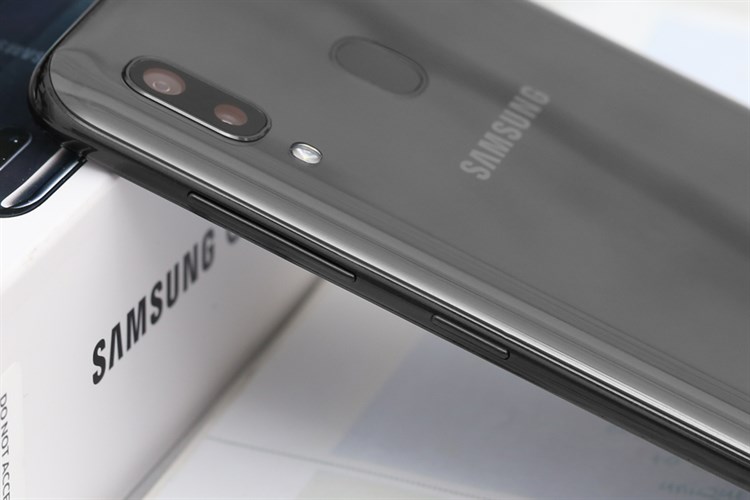 Điện thoại Samsung Galaxy A20