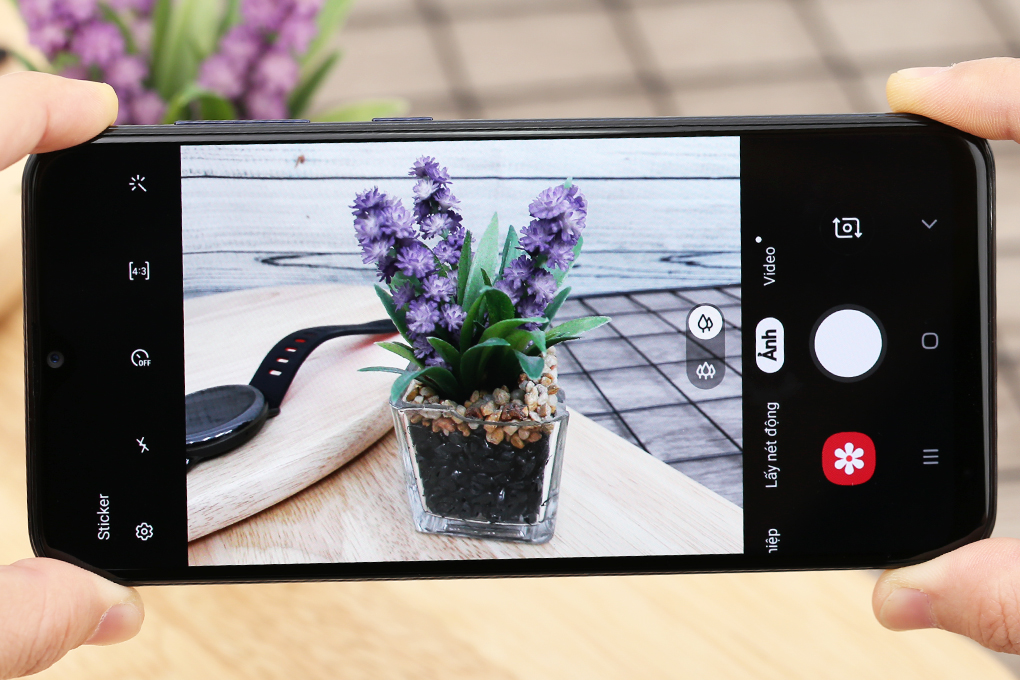 Điện thoại Samsung Galaxy A20