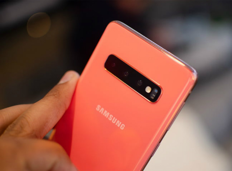 Phone - ទូរស័ព្ទ Samsung Galaxy S10+ - កាមេរ៉ា Phone - ទូរស័ព្ទ Samsung Galaxy S10+ - កាមេរ៉ា