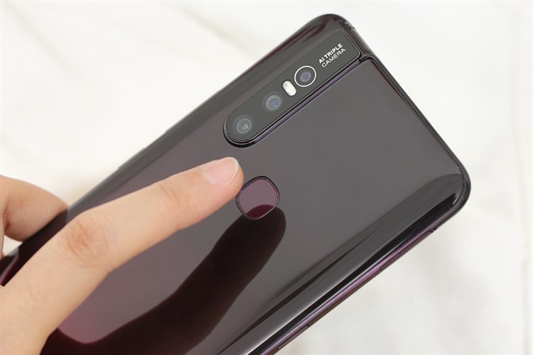 Điện thoại Vivo V15 128GB Màu Đỏ