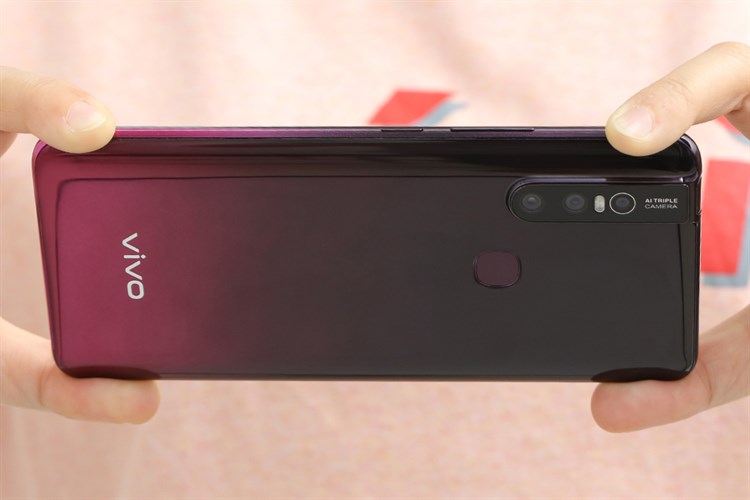 Điện thoại Vivo V15 128GB Màu Đỏ