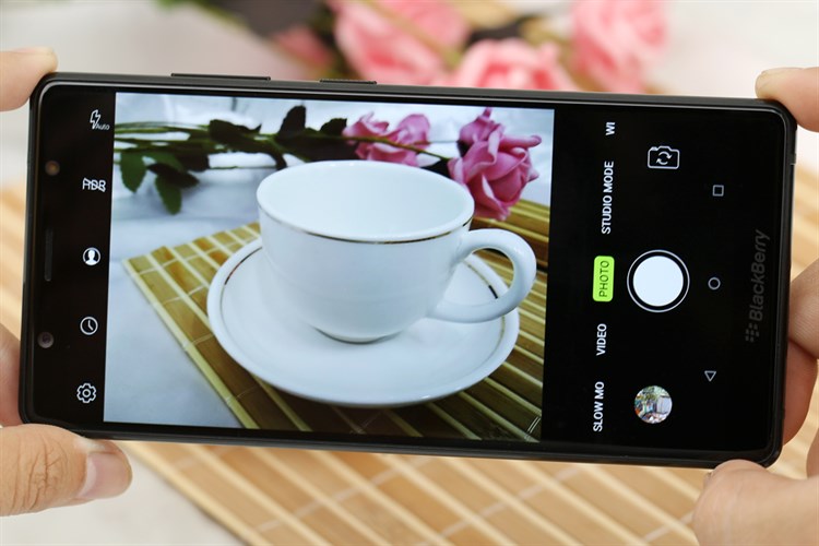 Điện thoại BlackBerry Evolve