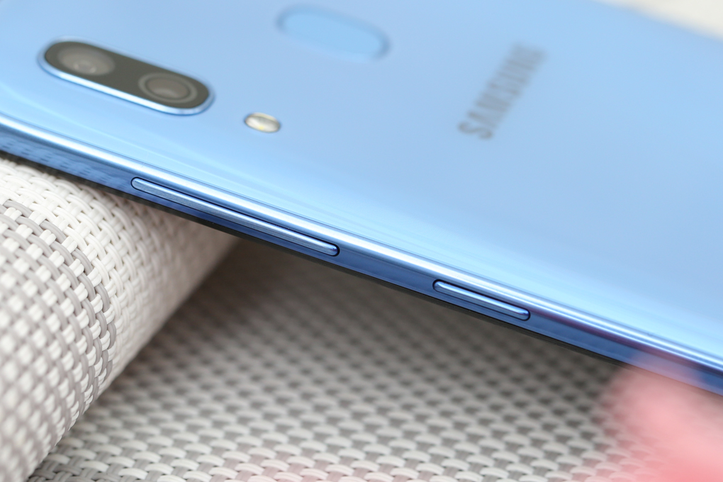 Điện thoại Samsung Galaxy A30 3GB/32GB