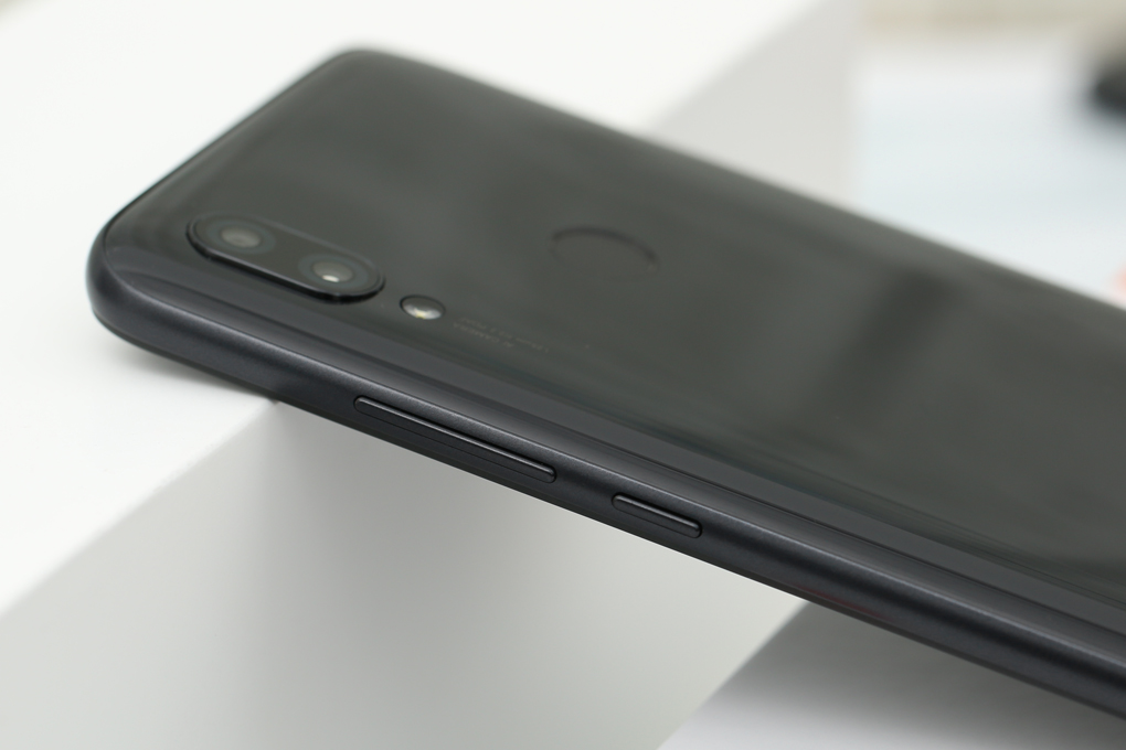 Điện thoại Xiaomi Redmi 7 (2GB/16GB) Màu Đen