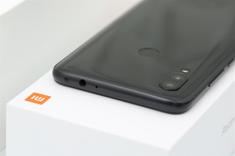 Điện thoại Xiaomi Redmi 7 (2GB/16GB) Màu Đen