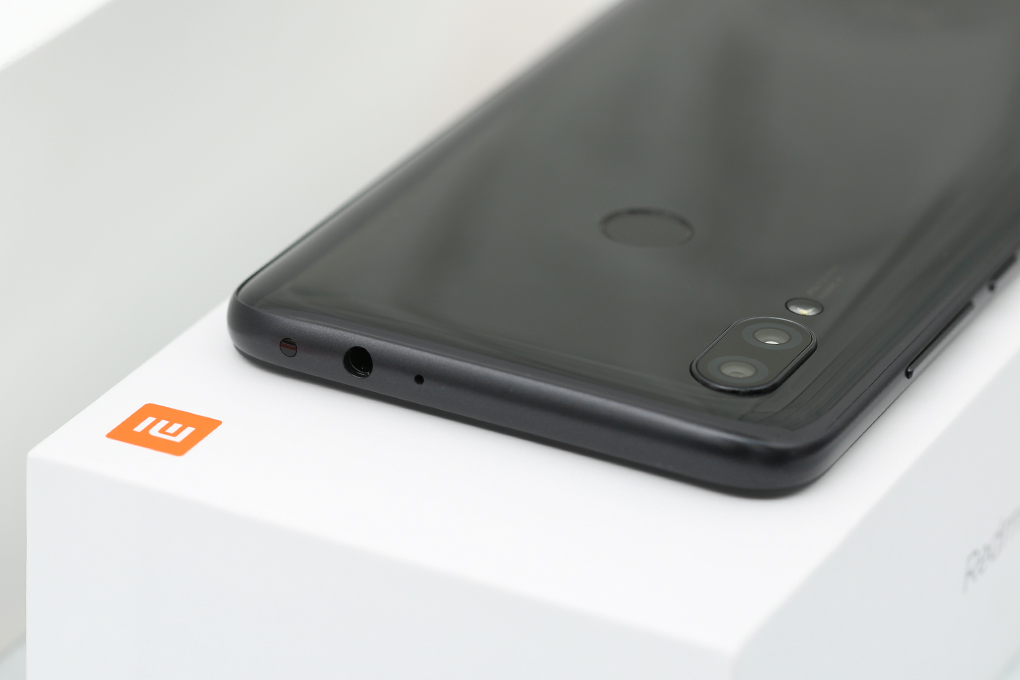 Điện thoại Xiaomi Redmi 7 (2GB/16GB) Màu Đen