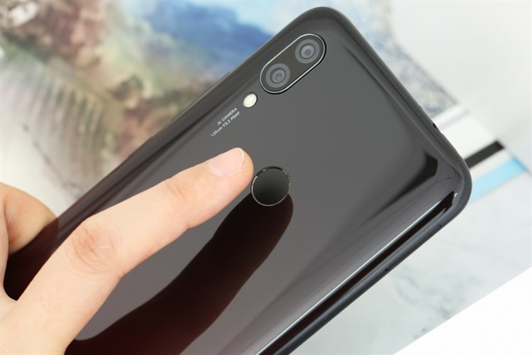 Điện thoại Xiaomi Redmi 7 (2GB/16GB) Màu Đỏ