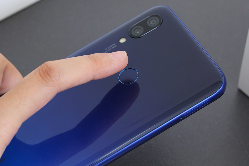 Điện thoại Xiaomi Redmi 7 (2GB/16GB) Màu Xanh Dương