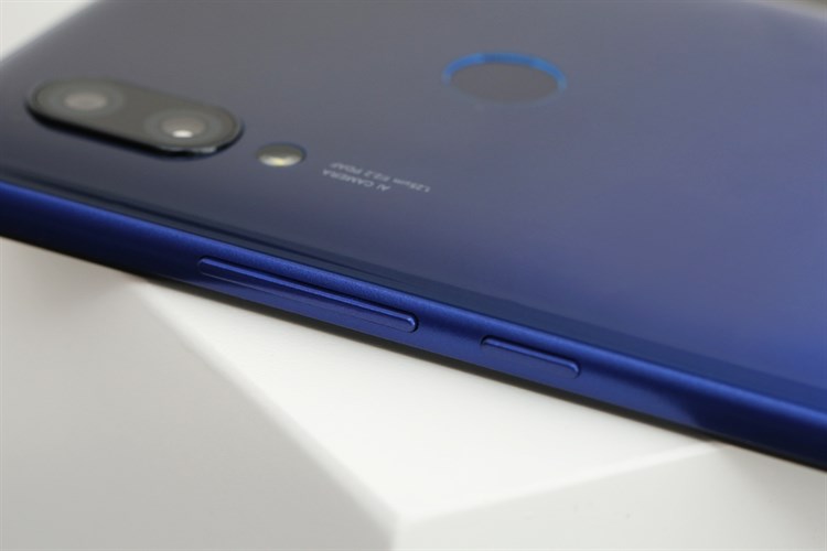 Điện thoại Xiaomi Redmi 7 (2GB/16GB) Màu Xanh Dương