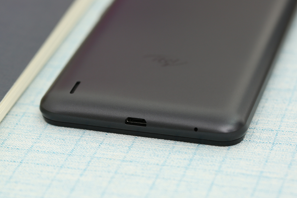 Điện thoại Itel P33