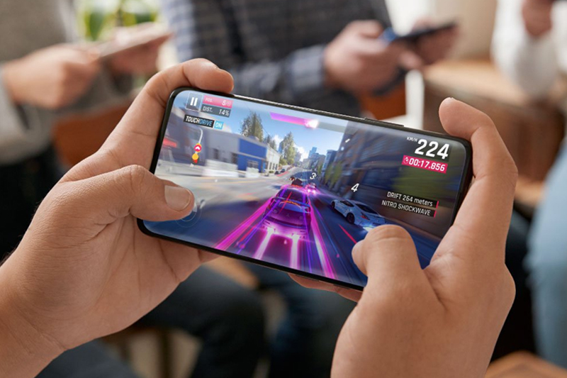 Điện thoại OnePlus 7 Pro | Xem phim hoặc chơi các tựa game mobile tuyệt vời