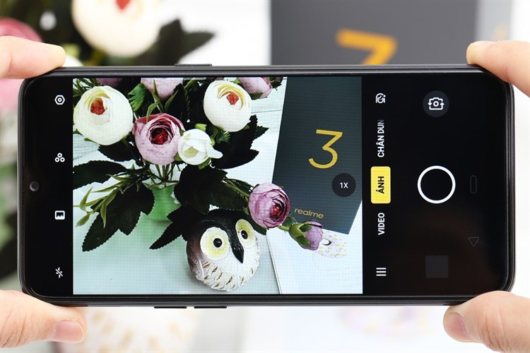 Điện thoại realme 3 (4GB/64GB)