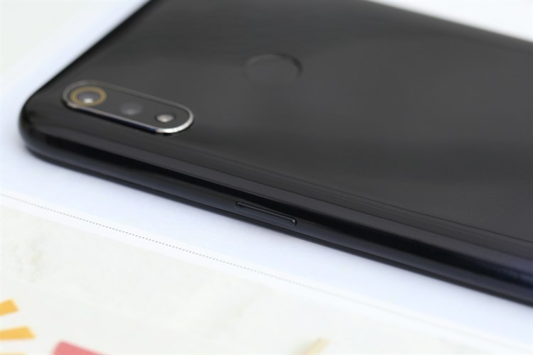 Điện thoại realme 3 (4GB/64GB)