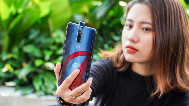 Camera trước selfie của điện thoại OPPO F11 Pro Avengers chính hãng