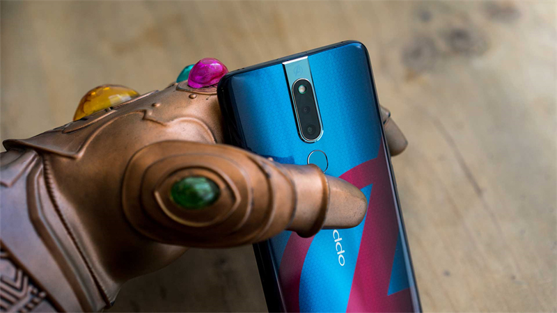 Thiết kế của điện thoại OPPO F11 Pro Avengers chính hãng