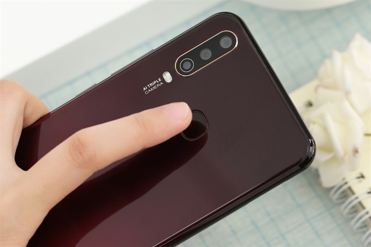 Điện thoại Vivo Y15 Màu Đỏ