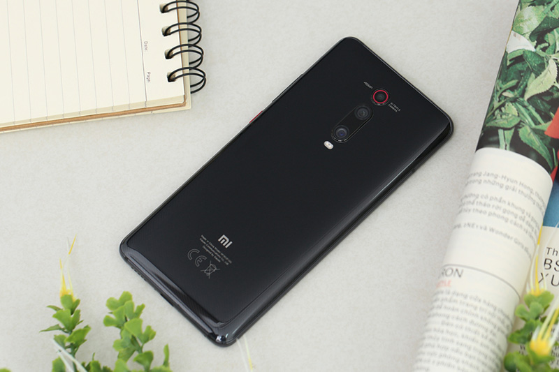 Thiết kế mặt lưng của điện thoại Xiaomi Mi 9T (Redmi K20) chính hãng