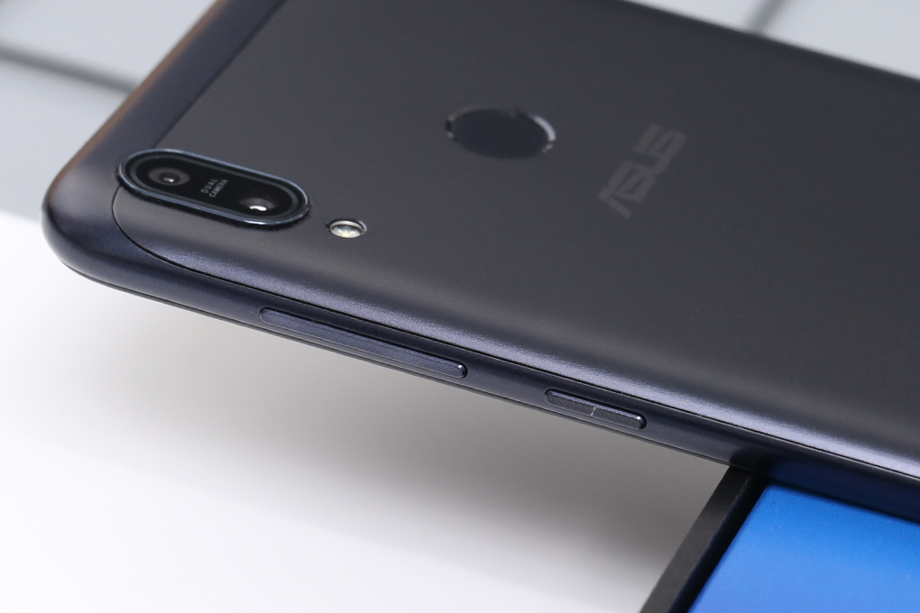 ASUS Zenfone Max M2 - 8