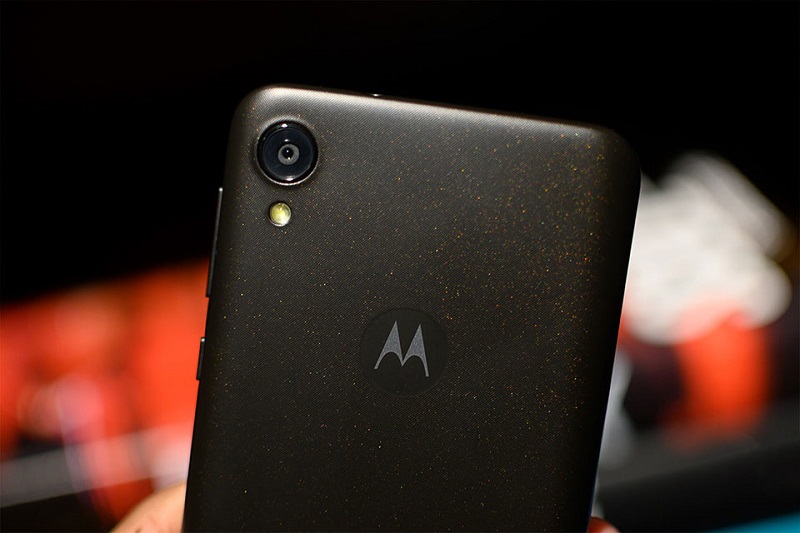 Điện thoại Motorola Moto E6 | Camera sau
