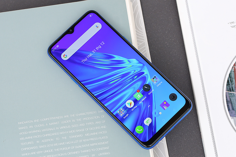 Thiết kế thời trang trên điện thoại Realme 5