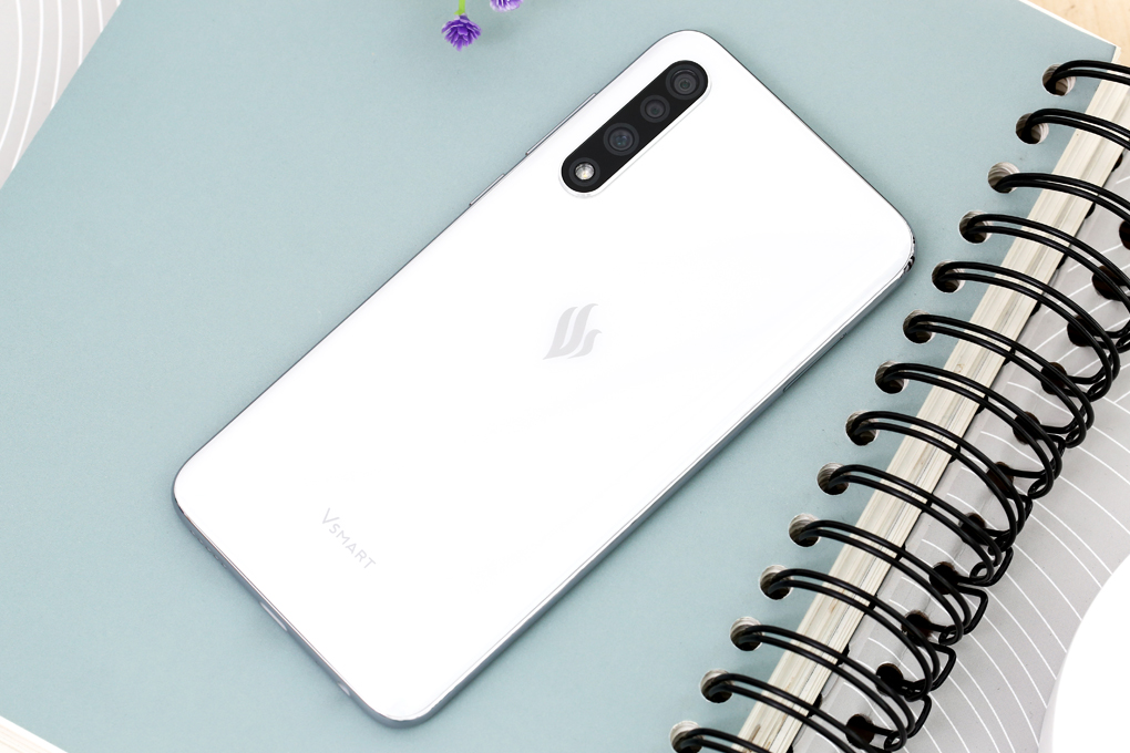 Điện thoại Vsmart Live (4GB/64GB)