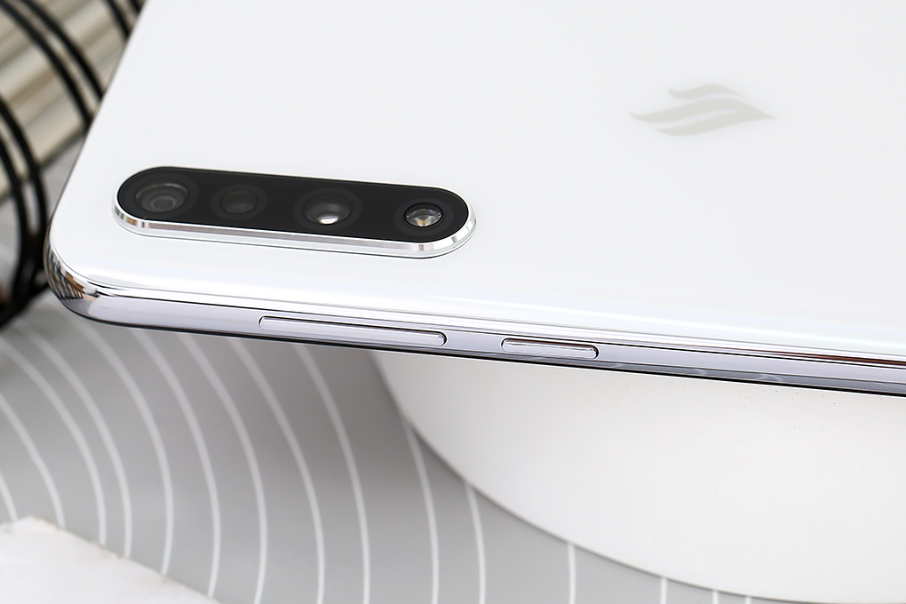 Điện thoại Vsmart Live (4GB/64GB)