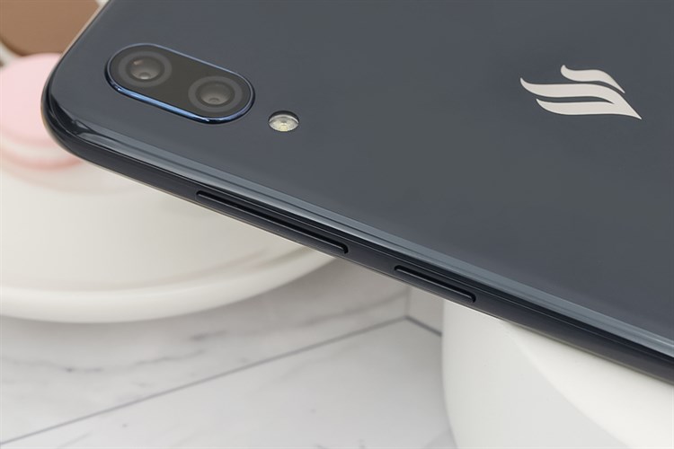 Điện thoại Vsmart Star Màu Đen