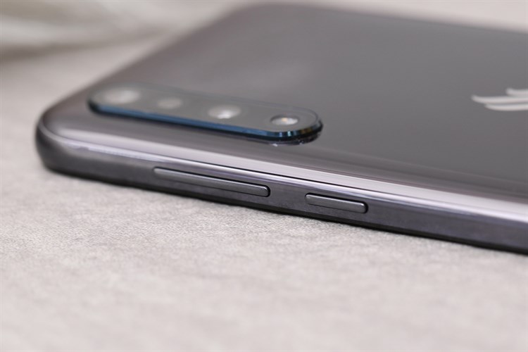 Điện thoại Vsmart Live (6GB/64GB)