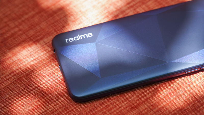 Điện thoại Realme C2 (2G/32GB) | Thiết kế