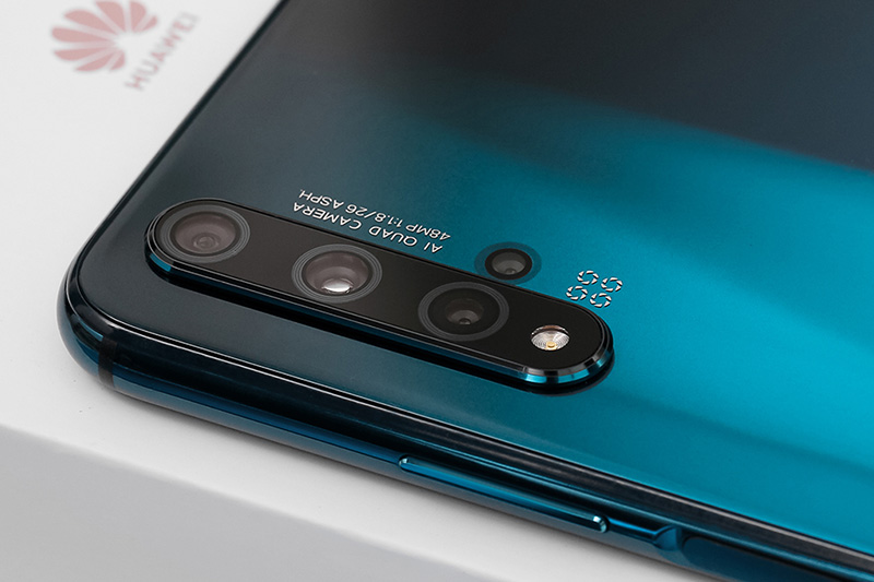 Thiết kế camera sau Huawei Nova 5T