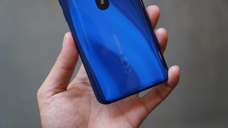 Điện thoại Xiaomi Redmi 8 32GB | Thiết kế