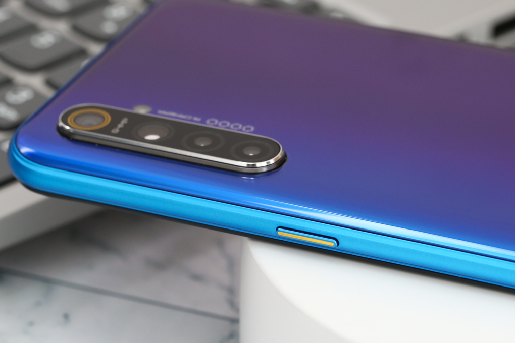 Điện thoại realme XT Màu Xanh Dương