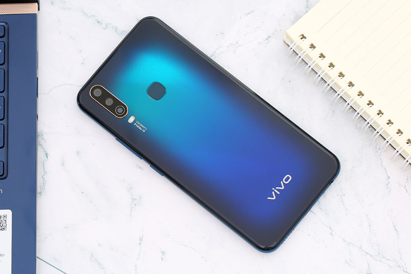 Điện thoại Vivo U10 | Thiết kế mặt lưng